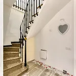 Bed and Breakfast Le Bourget - Romantique 3*