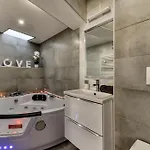 Le Bourget - Romantique Bed & Breakfast 3*