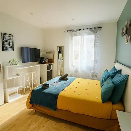 Le Bourget - Romantique 3* Narbonne