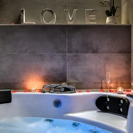 Le Bourget - Romantique Bed & Breakfast 3*