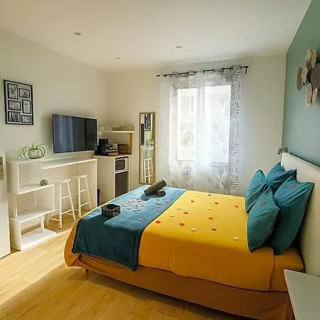Le Bourget - Romantique Bed & Breakfast