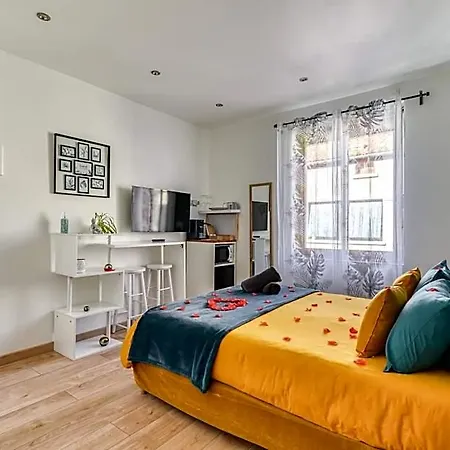 Bed & Breakfast Le Bourget - Romantique