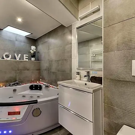 Le Bourget - Romantique 3*