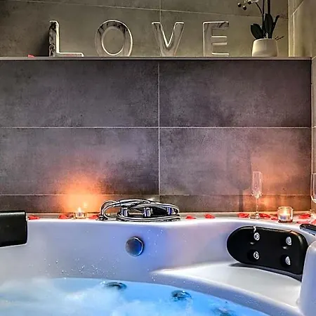 Le Bourget - Romantique Bed & Breakfast 3*