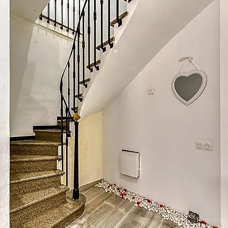 Bed & Breakfast Le Bourget - Romantique 3*
